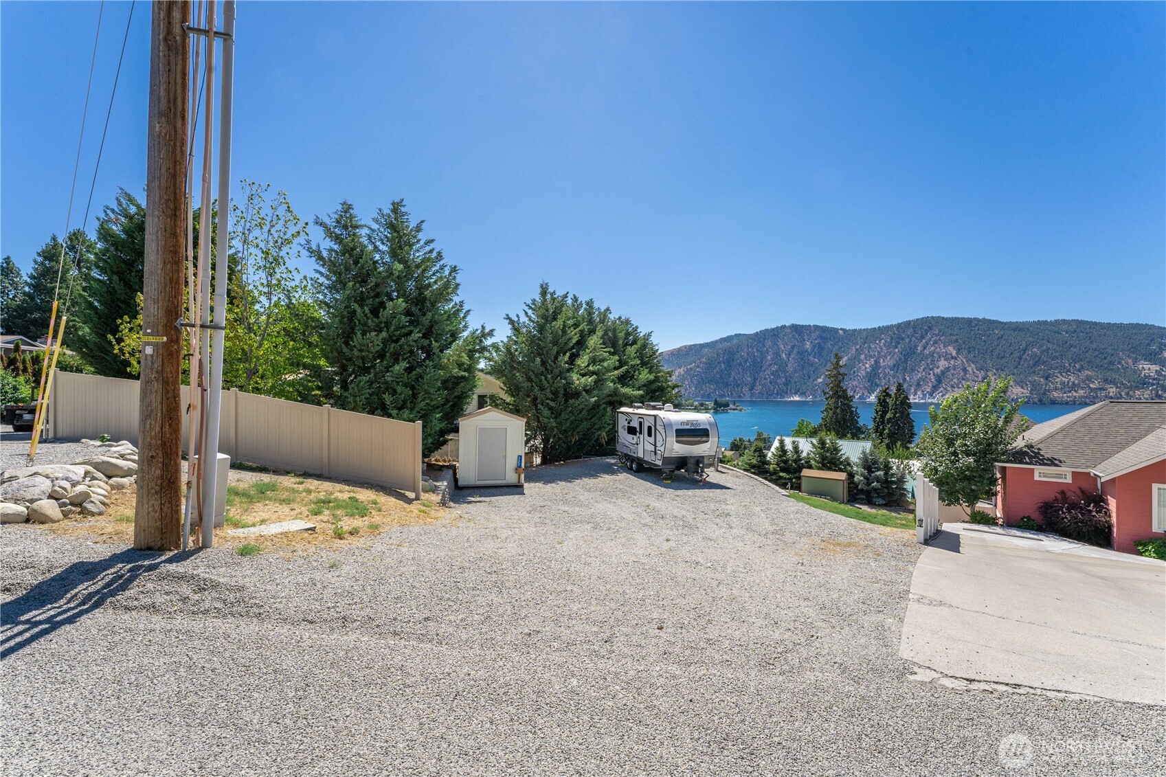 327 Lakeshore Drive , Manson, WA 98831