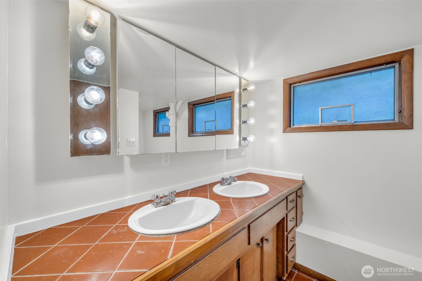 3551 SW 99th Street , Seattle, WA 98126