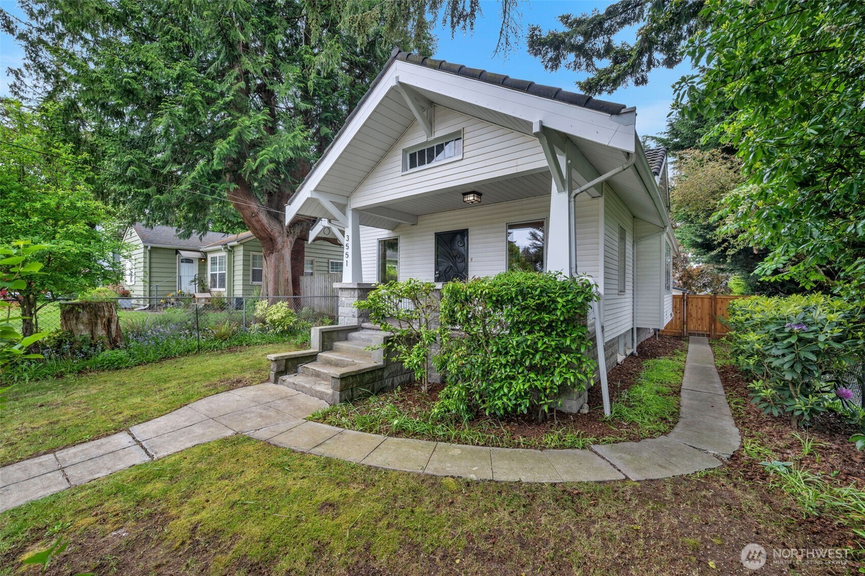 3551 SW 99th Street , Seattle, WA 98126