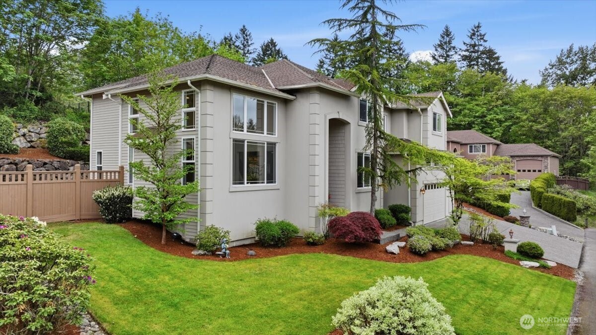 24121 NE 1st Place , Sammamish, WA 98074