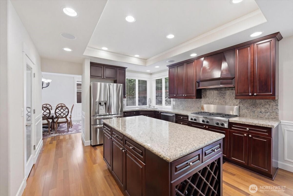 24121 NE 1st Place , Sammamish, WA 98074