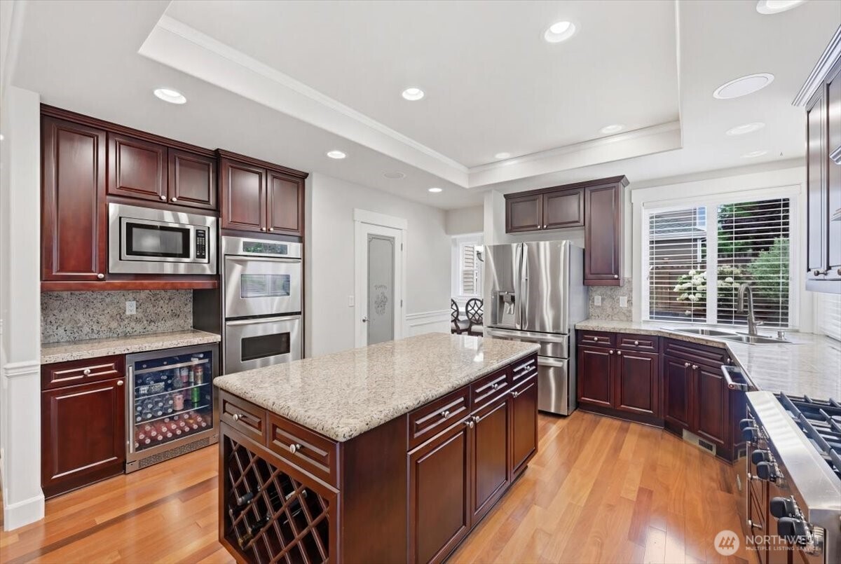 24121 NE 1st Place , Sammamish, WA 98074