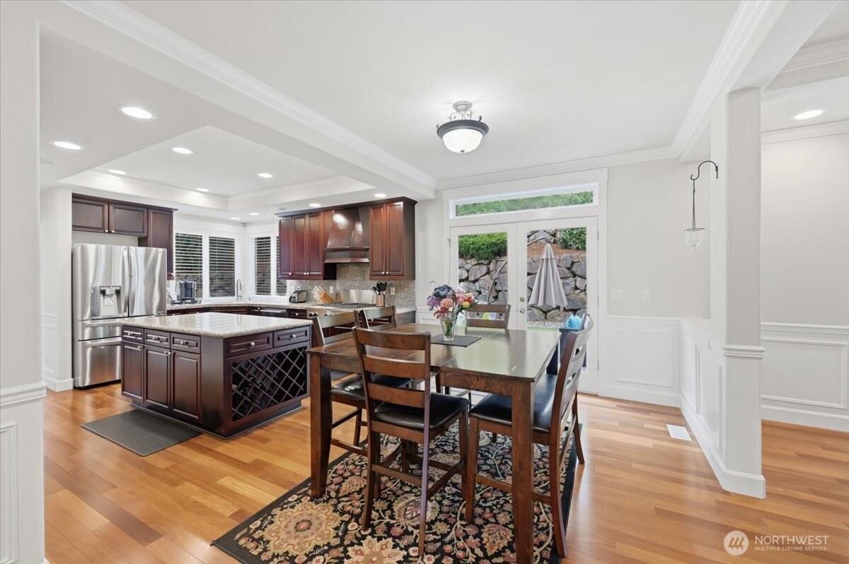 24121 NE 1st Place , Sammamish, WA 98074