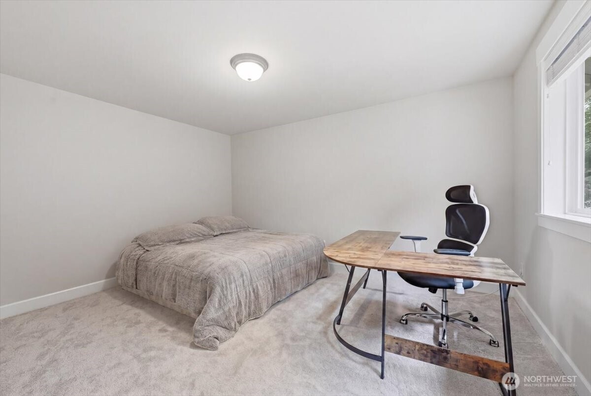 24121 NE 1st Place , Sammamish, WA 98074
