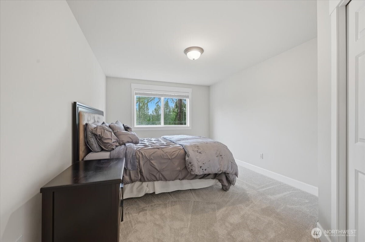 24121 NE 1st Place , Sammamish, WA 98074