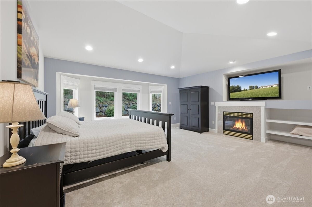 24121 NE 1st Place , Sammamish, WA 98074