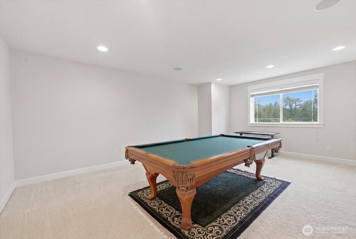 24121 NE 1st Place , Sammamish, WA 98074