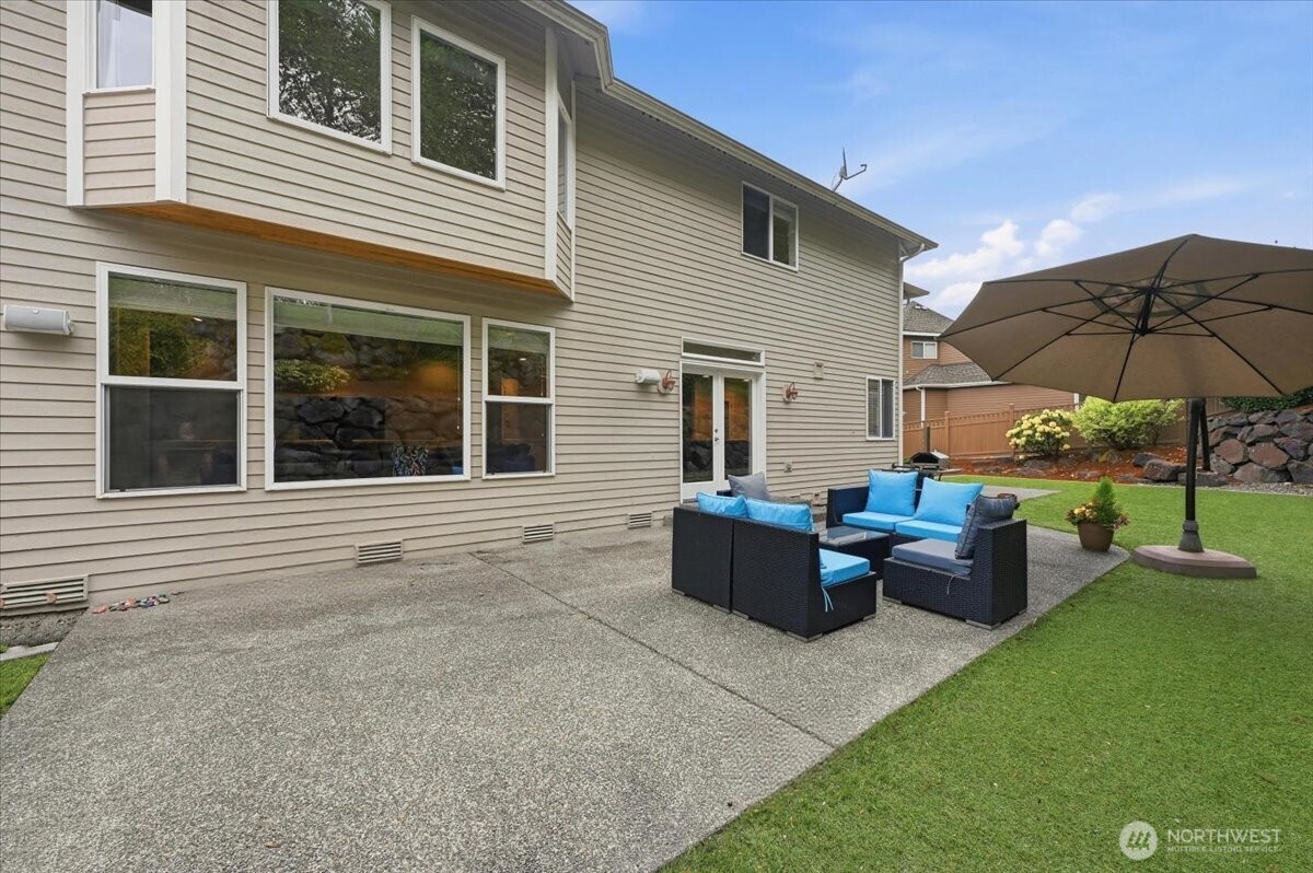 24121 NE 1st Place , Sammamish, WA 98074
