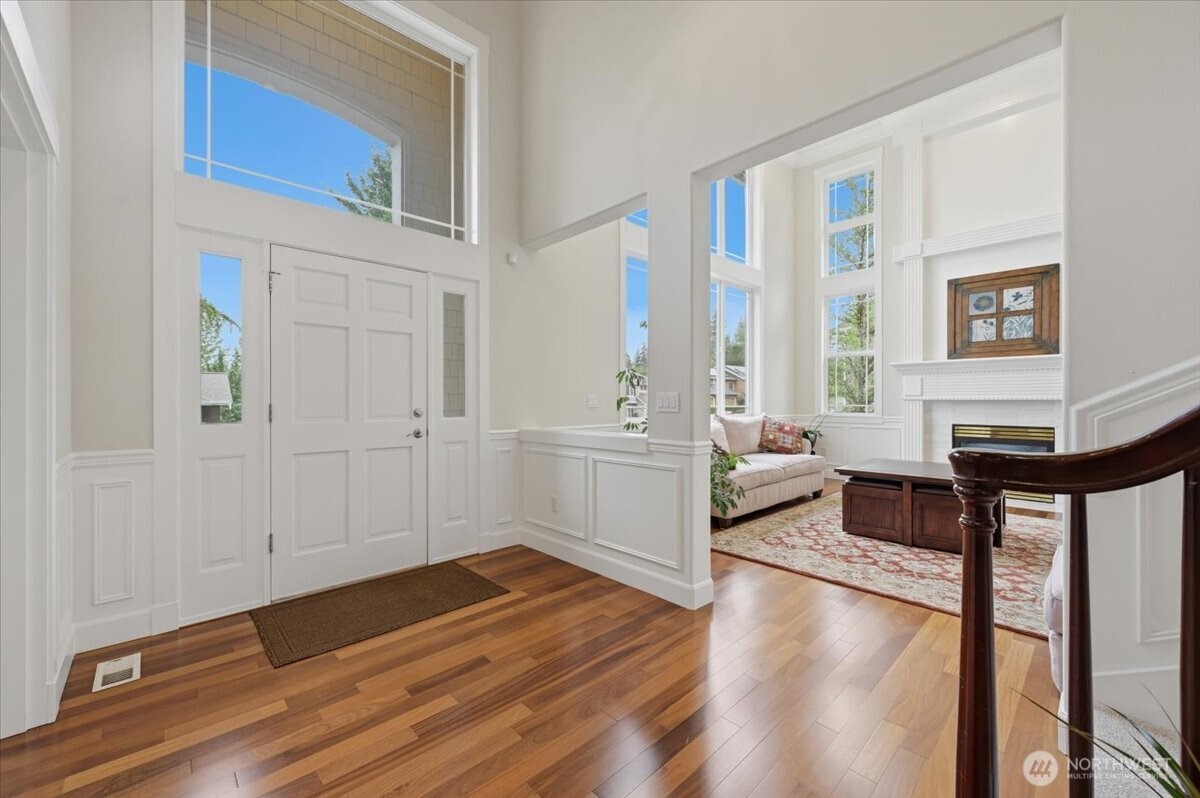 24121 NE 1st Place , Sammamish, WA 98074