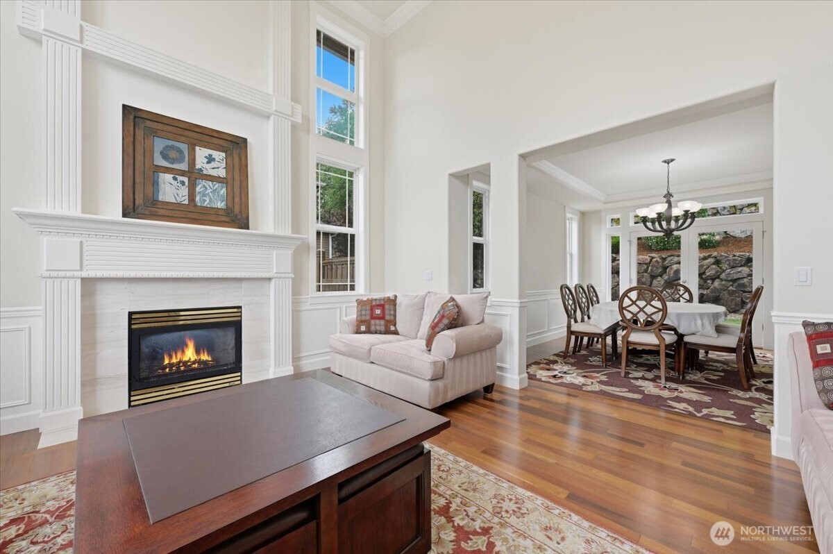 24121 NE 1st Place , Sammamish, WA 98074