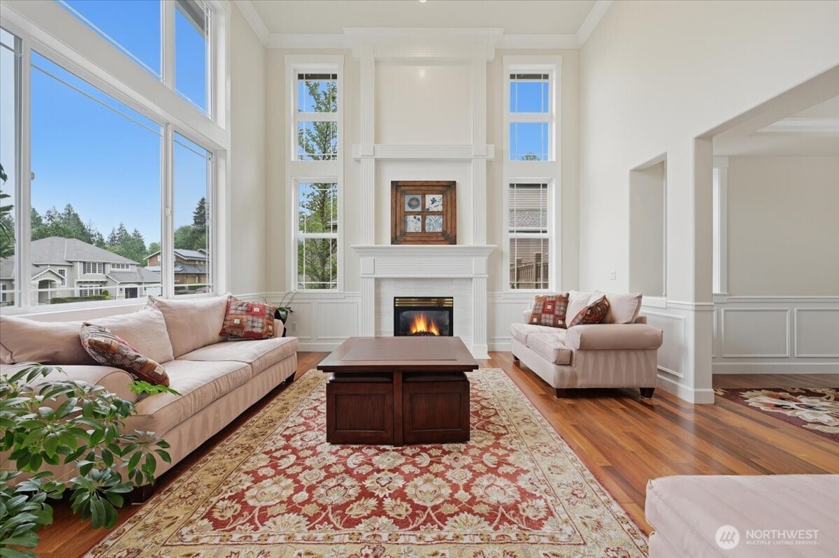 24121 NE 1st Place , Sammamish, WA 98074