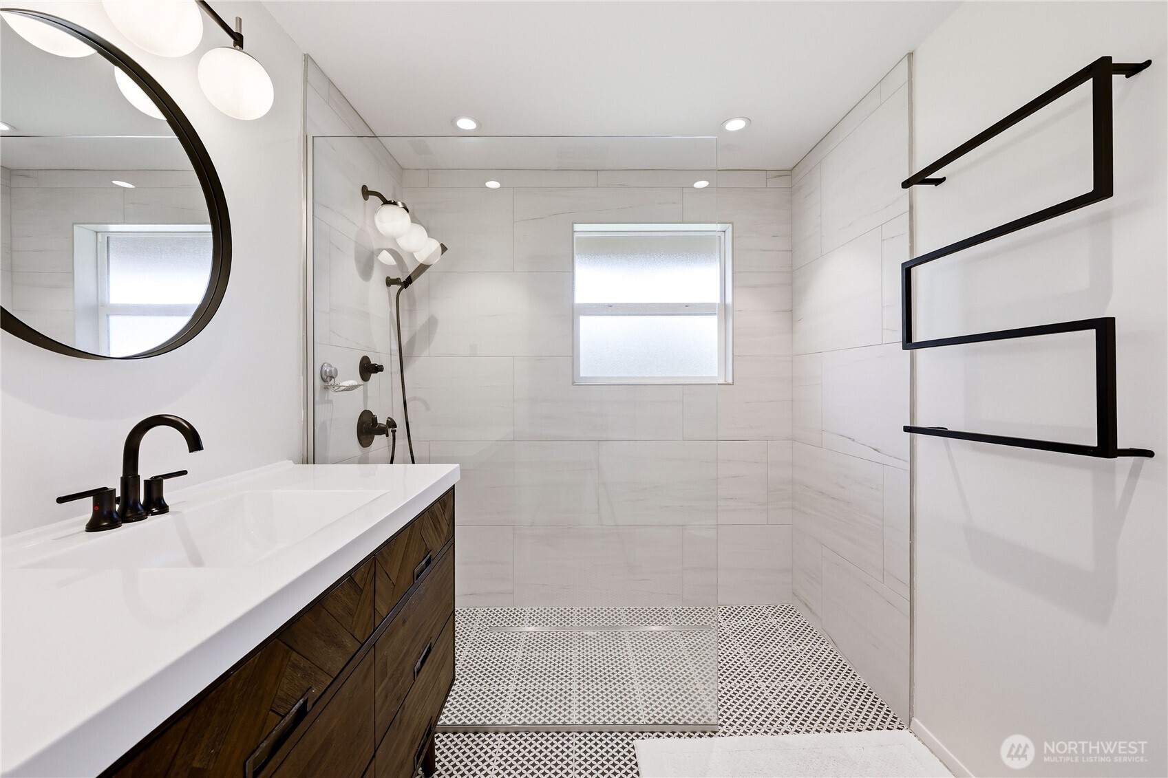 2702 E 16th Street , Bremerton, WA 98310