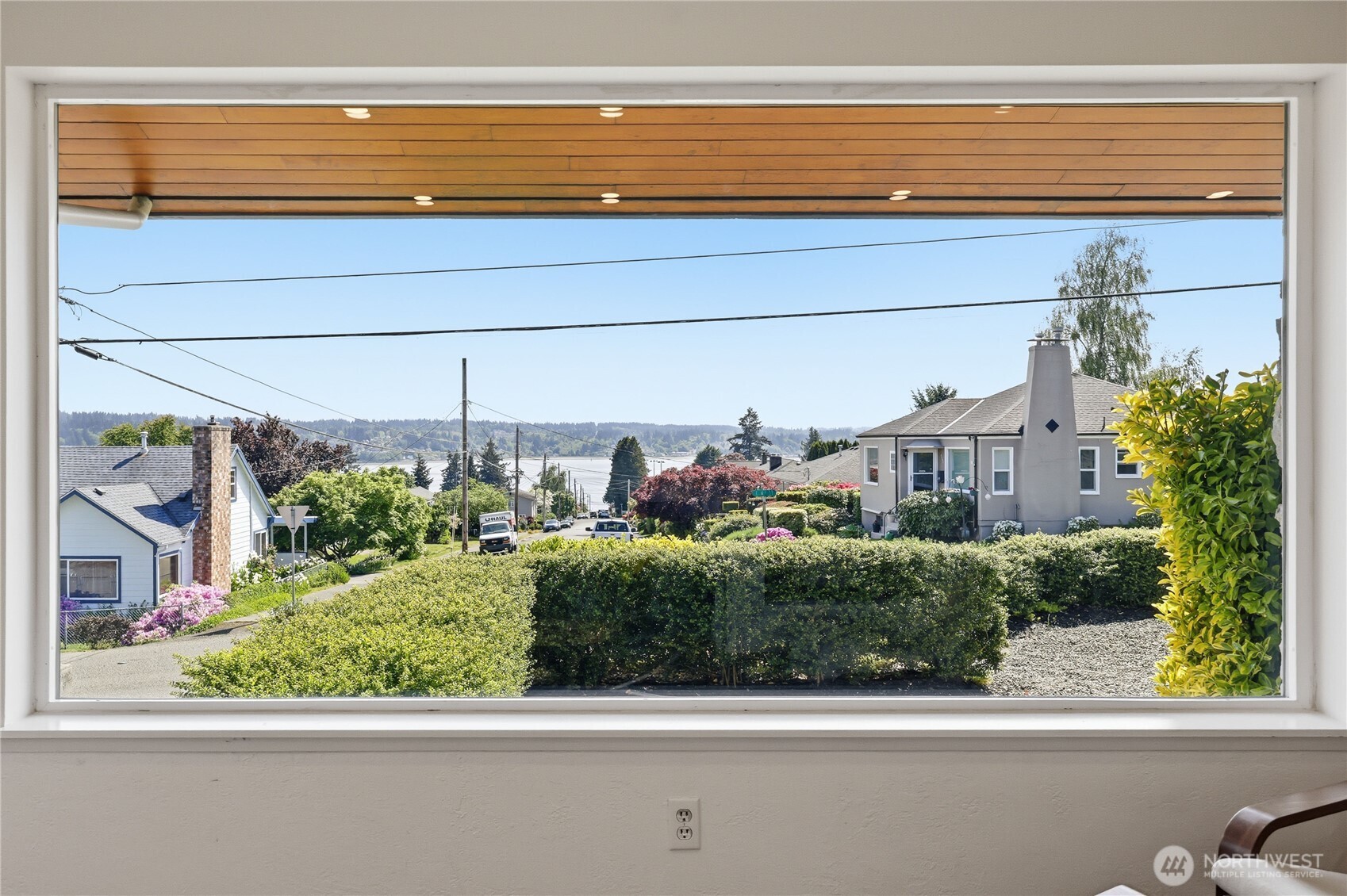 2702 E 16th Street , Bremerton, WA 98310