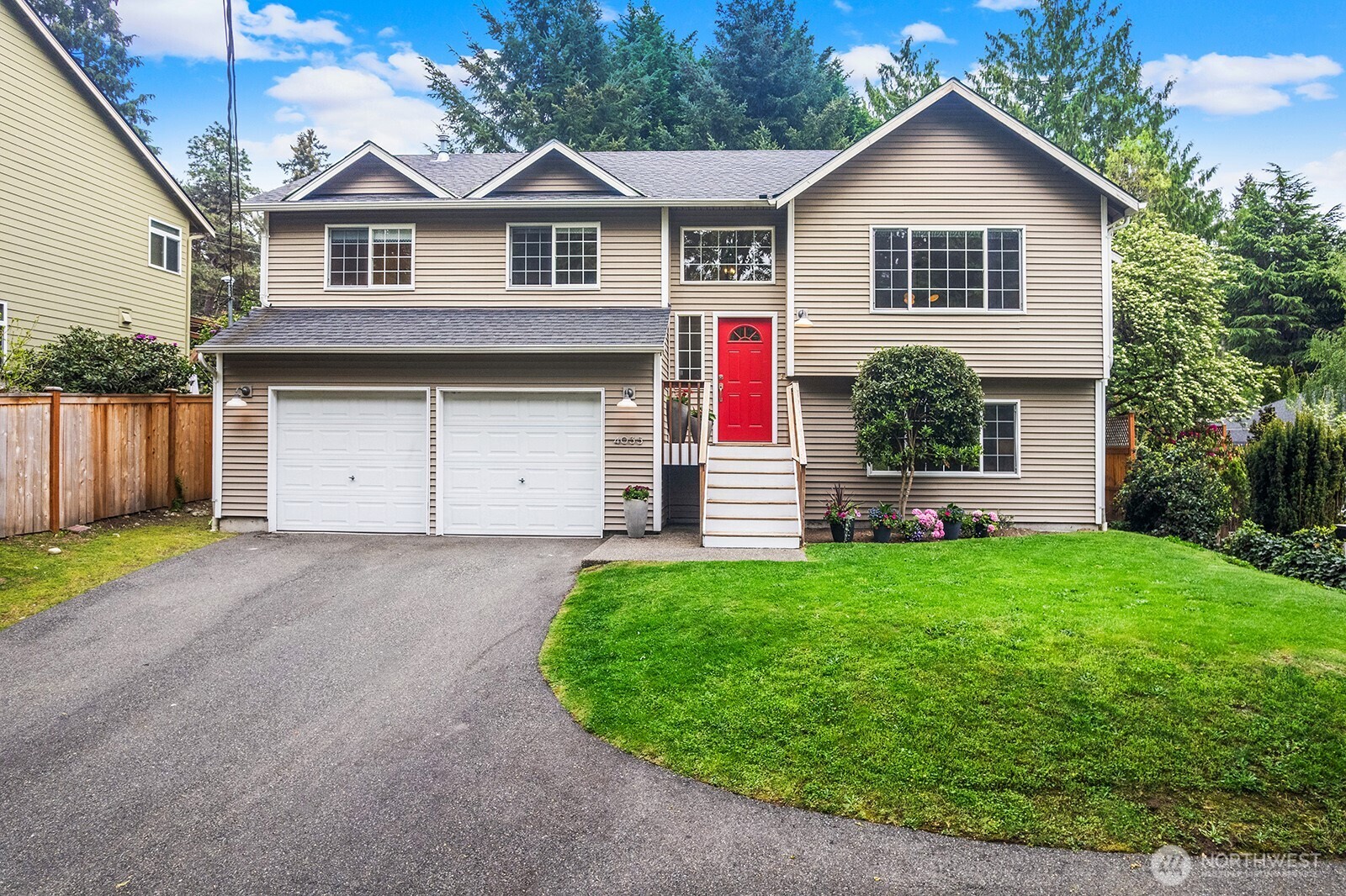 4035 NE 110th Street , Seattle, WA 98125