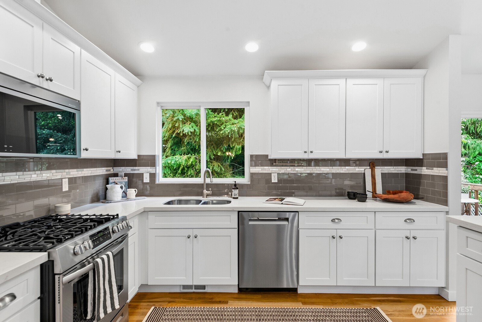 4035 NE 110th Street , Seattle, WA 98125