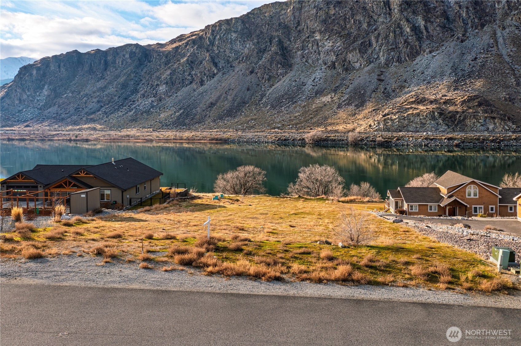 23 N Shore Drive , Orondo, WA 98843