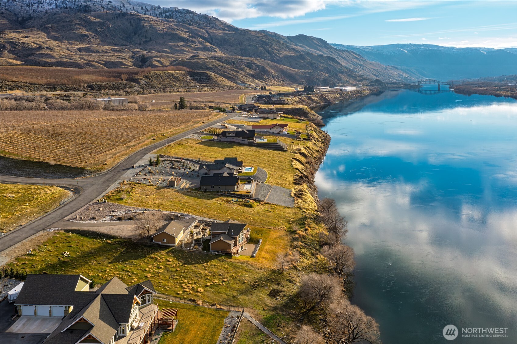 23 N Shore Drive , Orondo, WA 98843