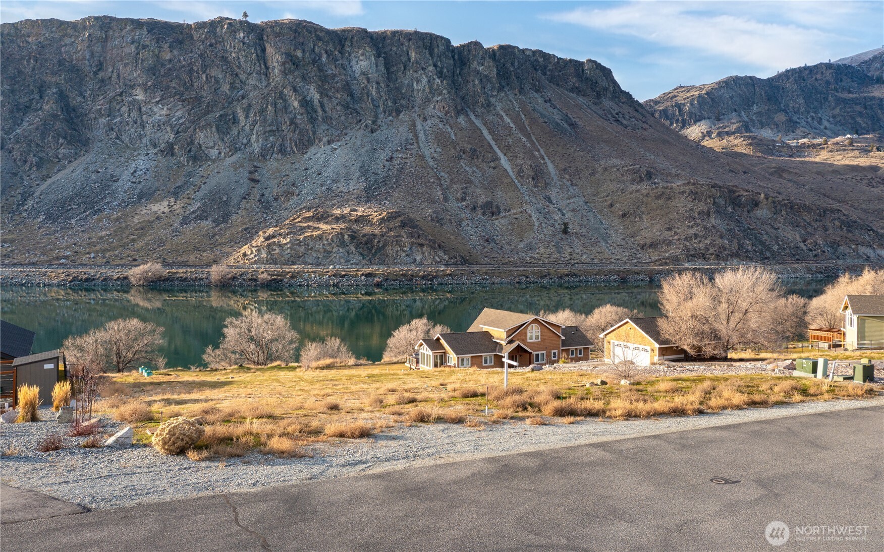 23 N Shore Drive , Orondo, WA 98843