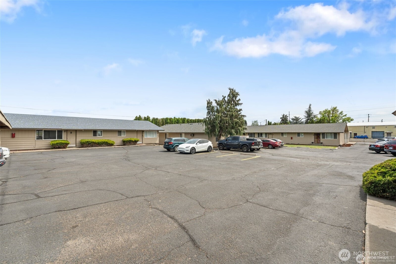 1011 1013, 1015 S 48th Avenue , Yakima, WA 98908