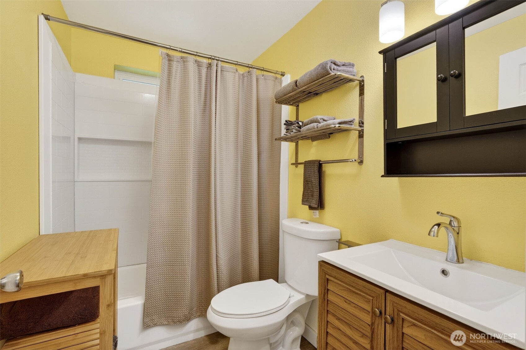1716 194th Street , Long Beach, WA 98631