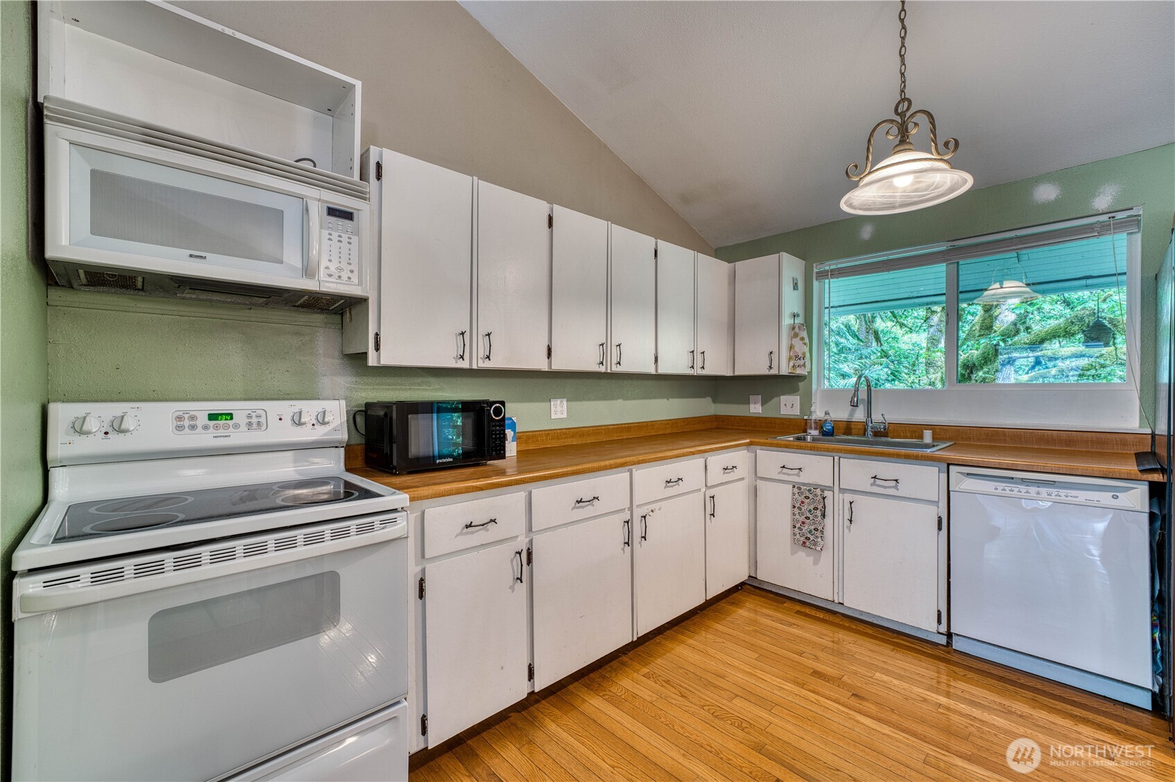 7924 Ohana Place NE, Bremerton, WA 98311-9414