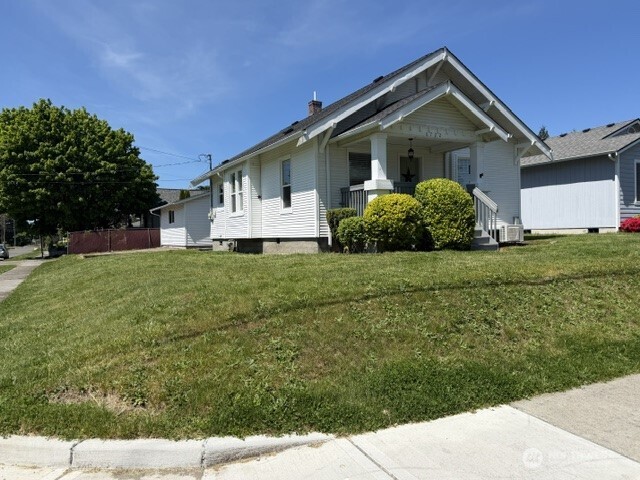 6722 S J Street , Tacoma, WA 98408