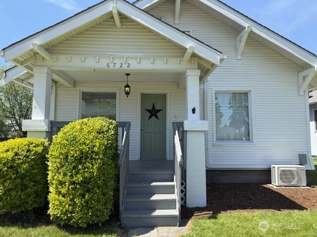 6722 S J Street , Tacoma, WA 98408