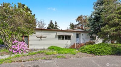 23809 Lake Drive E, Bothell, WA 98021 - Photo 1