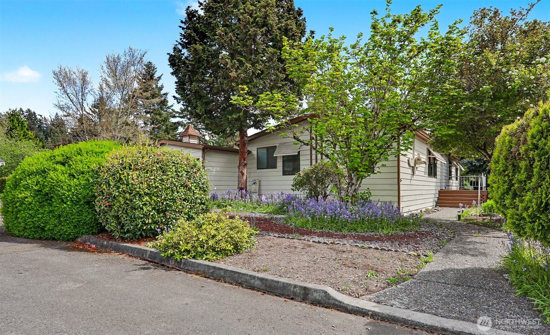 23809 Lake Drive E, Bothell, WA 98021