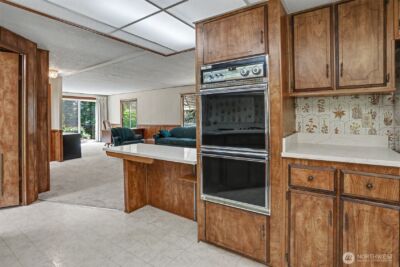 23809 Lake Drive E, Bothell, WA 98021 - Photo 14