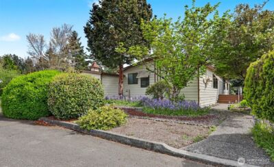 23809 Lake Drive E, Bothell, WA 98021 - Photo 2