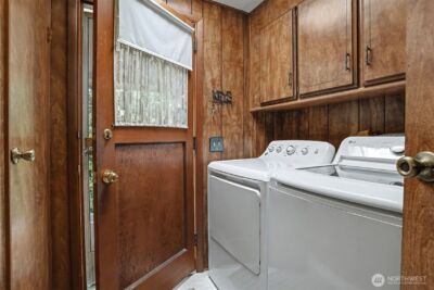 23809 Lake Drive E, Bothell, WA 98021 - Photo 22