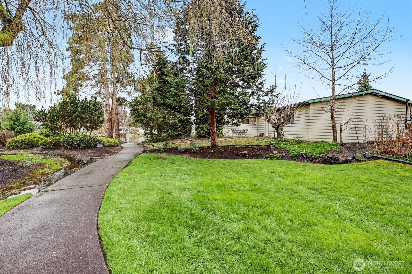 23809 Lake Drive E, Bothell, WA 98021