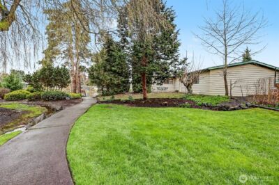23809 Lake Drive E, Bothell, WA 98021 - Photo 30