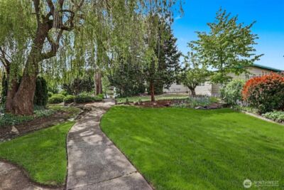 23809 Lake Drive E, Bothell, WA 98021 - Photo 31