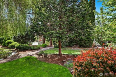 23809 Lake Drive E, Bothell, WA 98021 - Photo 32