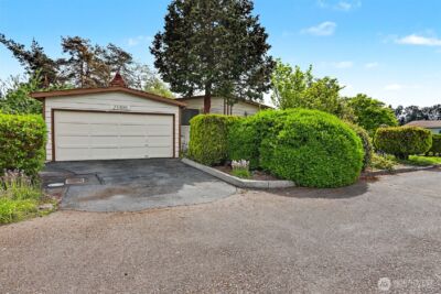 23809 Lake Drive E, Bothell, WA 98021 - Photo 39