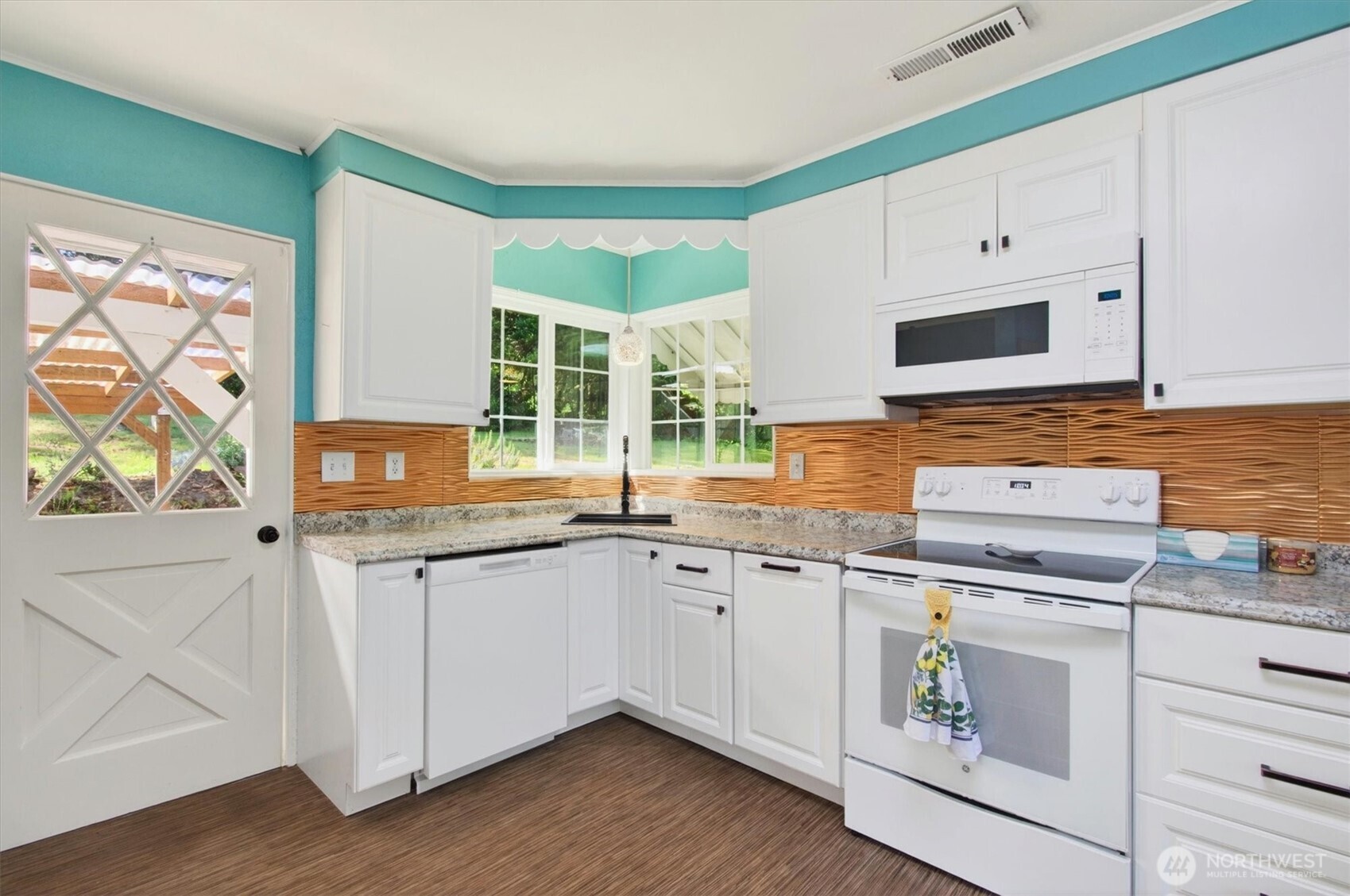 914 Coal Creek Road , Longview, WA 98632