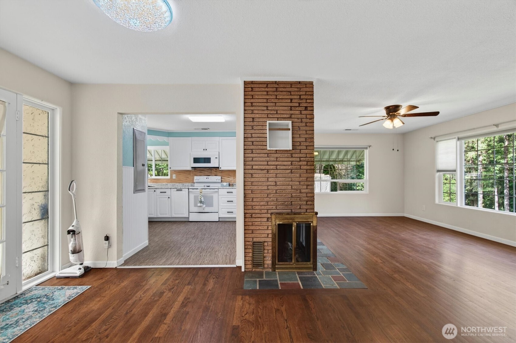 914 Coal Creek Road , Longview, WA 98632