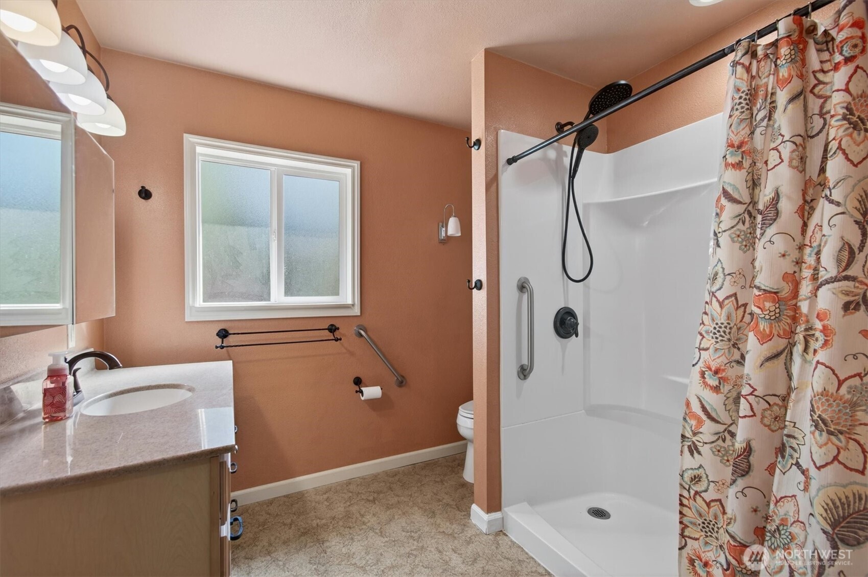914 Coal Creek Road , Longview, WA 98632