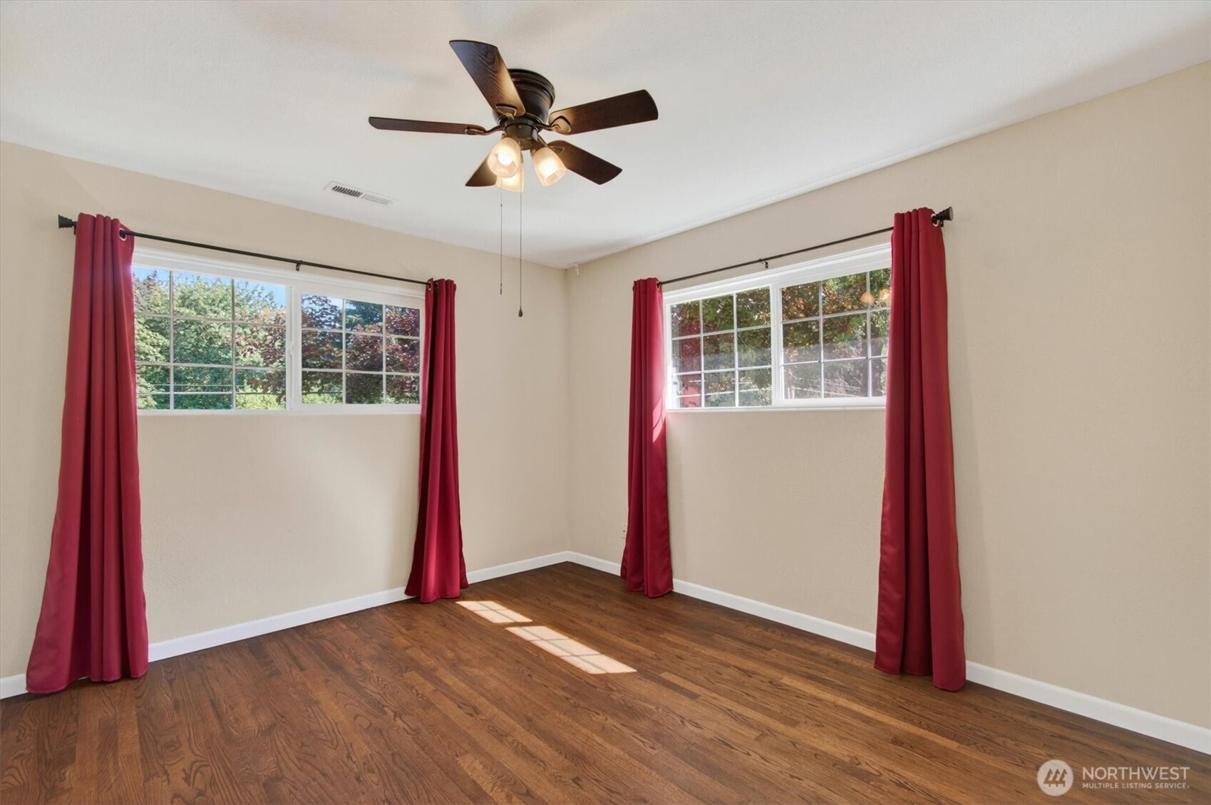914 Coal Creek Road , Longview, WA 98632
