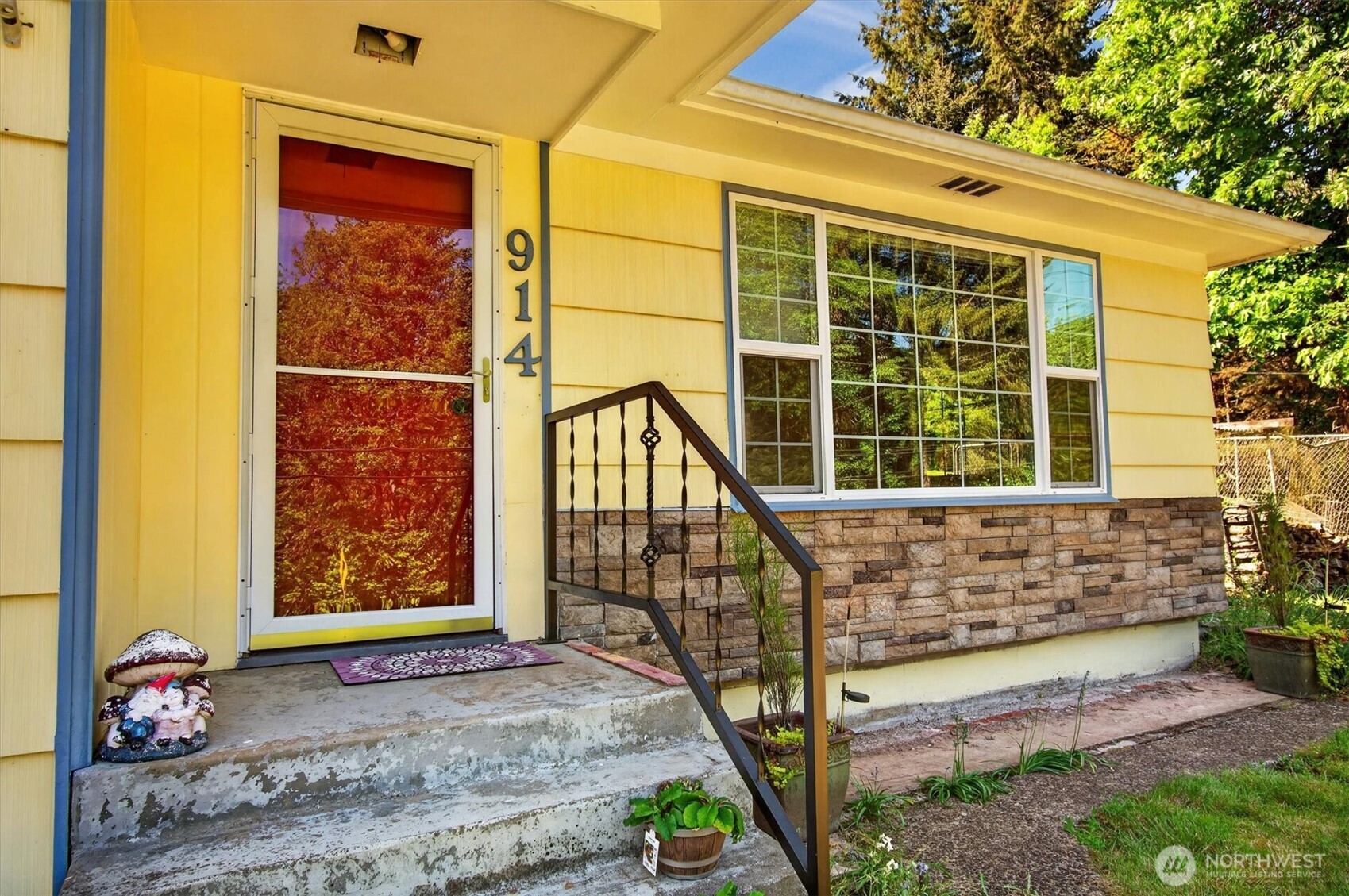 914 Coal Creek Road , Longview, WA 98632