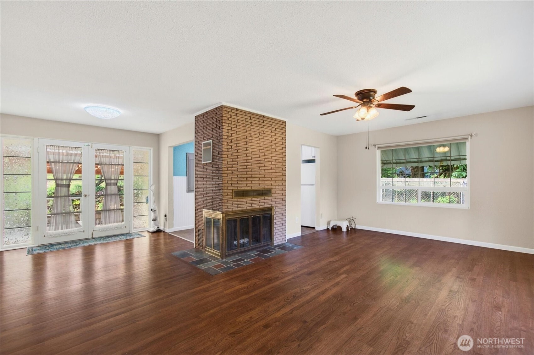 914 Coal Creek Road , Longview, WA 98632