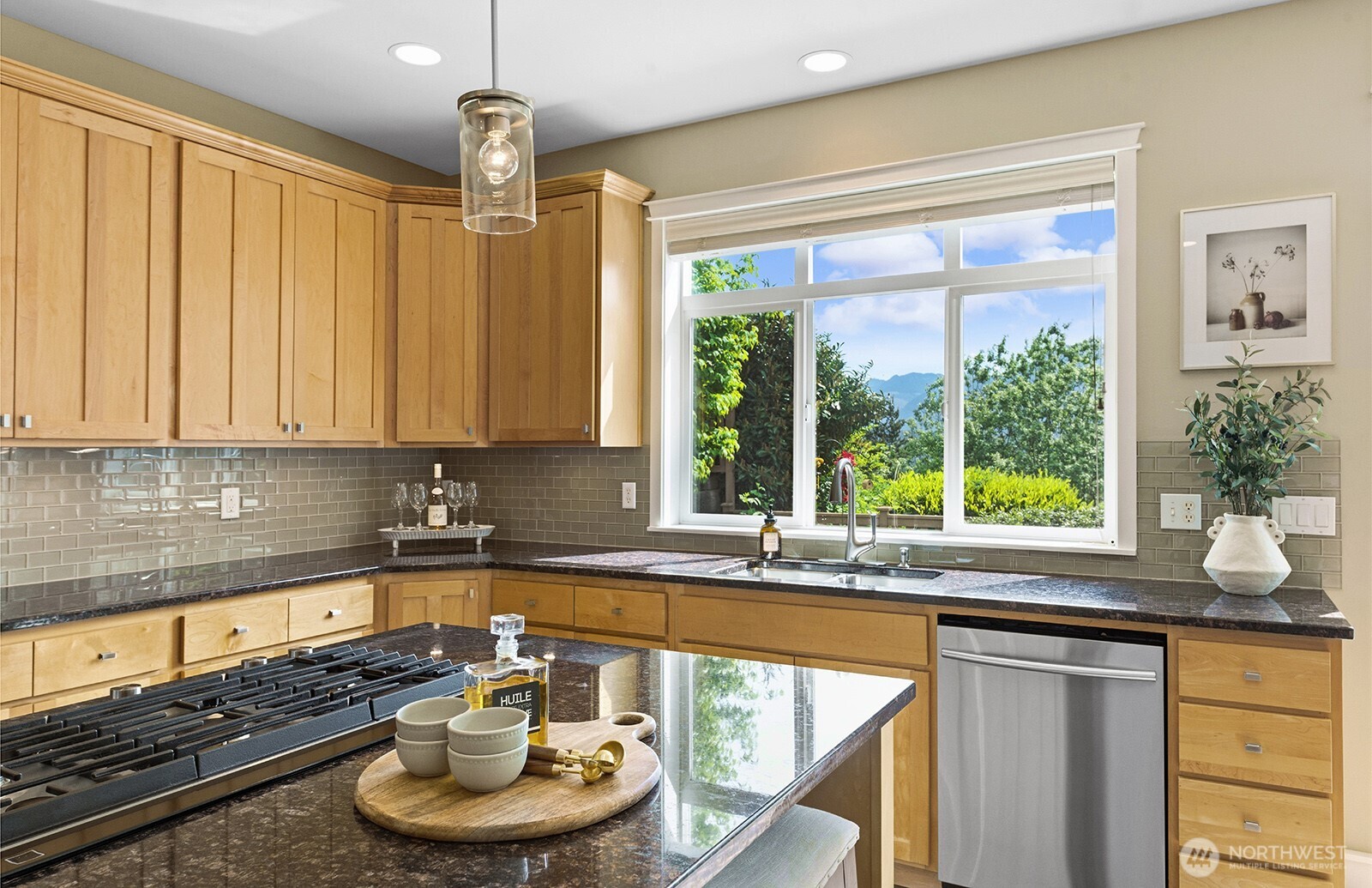 7602 Huckleberry Way SE, Snoqualmie, WA 98065