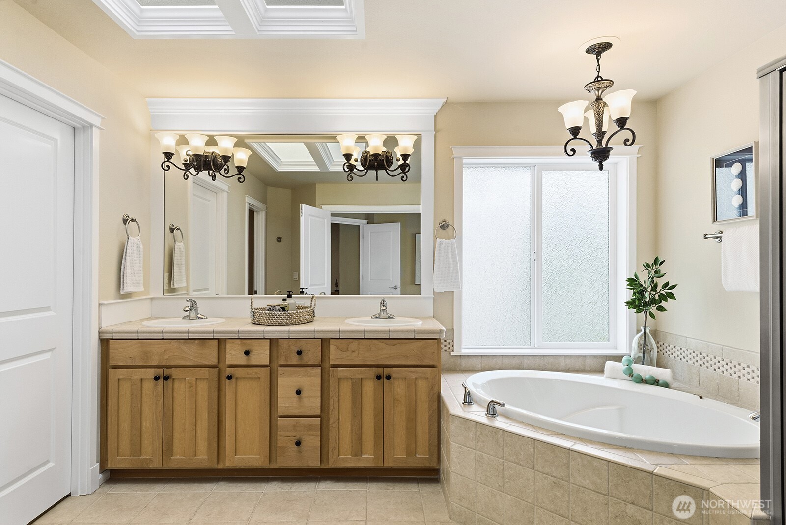 7602 Huckleberry Way SE, Snoqualmie, WA 98065