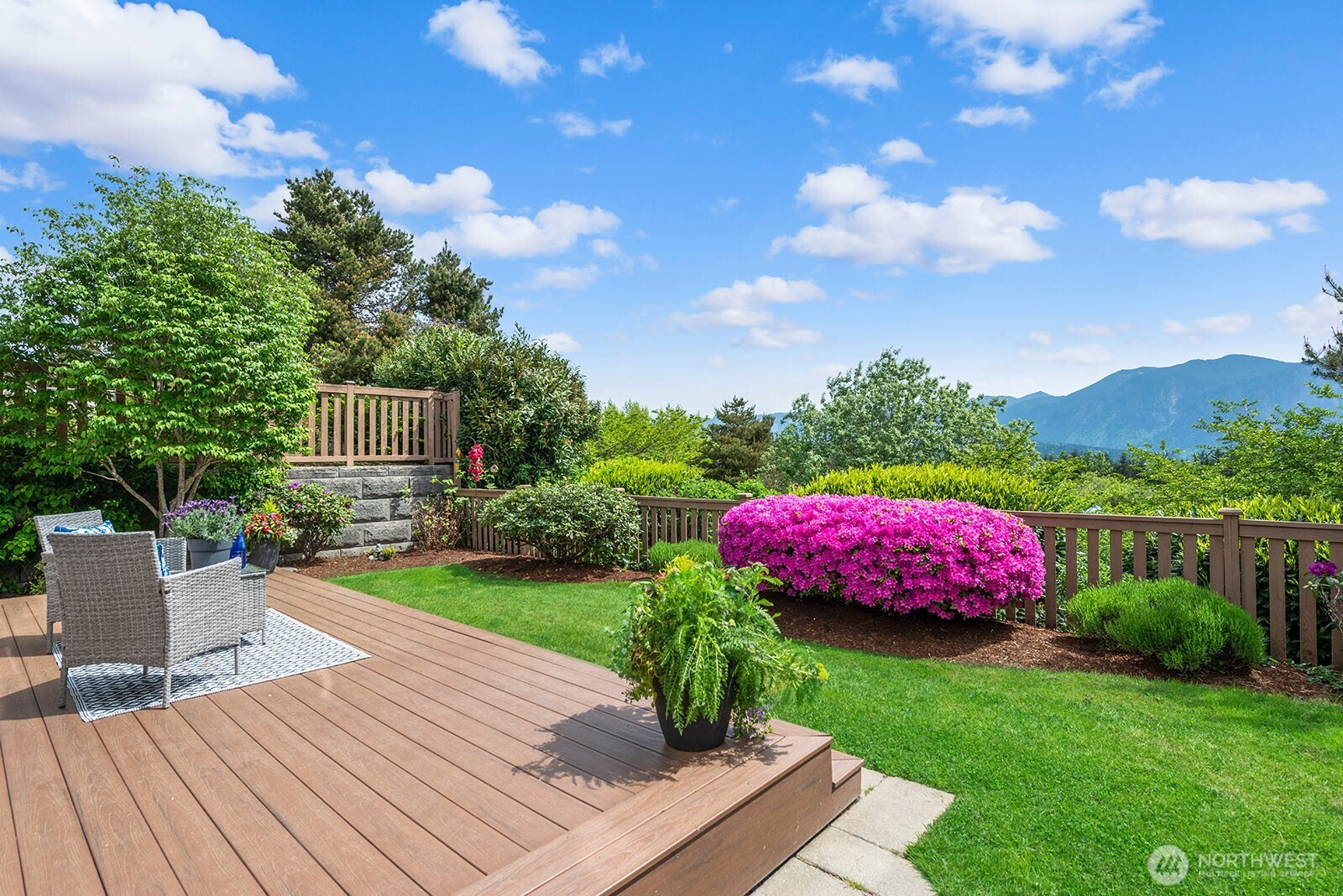 7602 Huckleberry Way SE, Snoqualmie, WA 98065