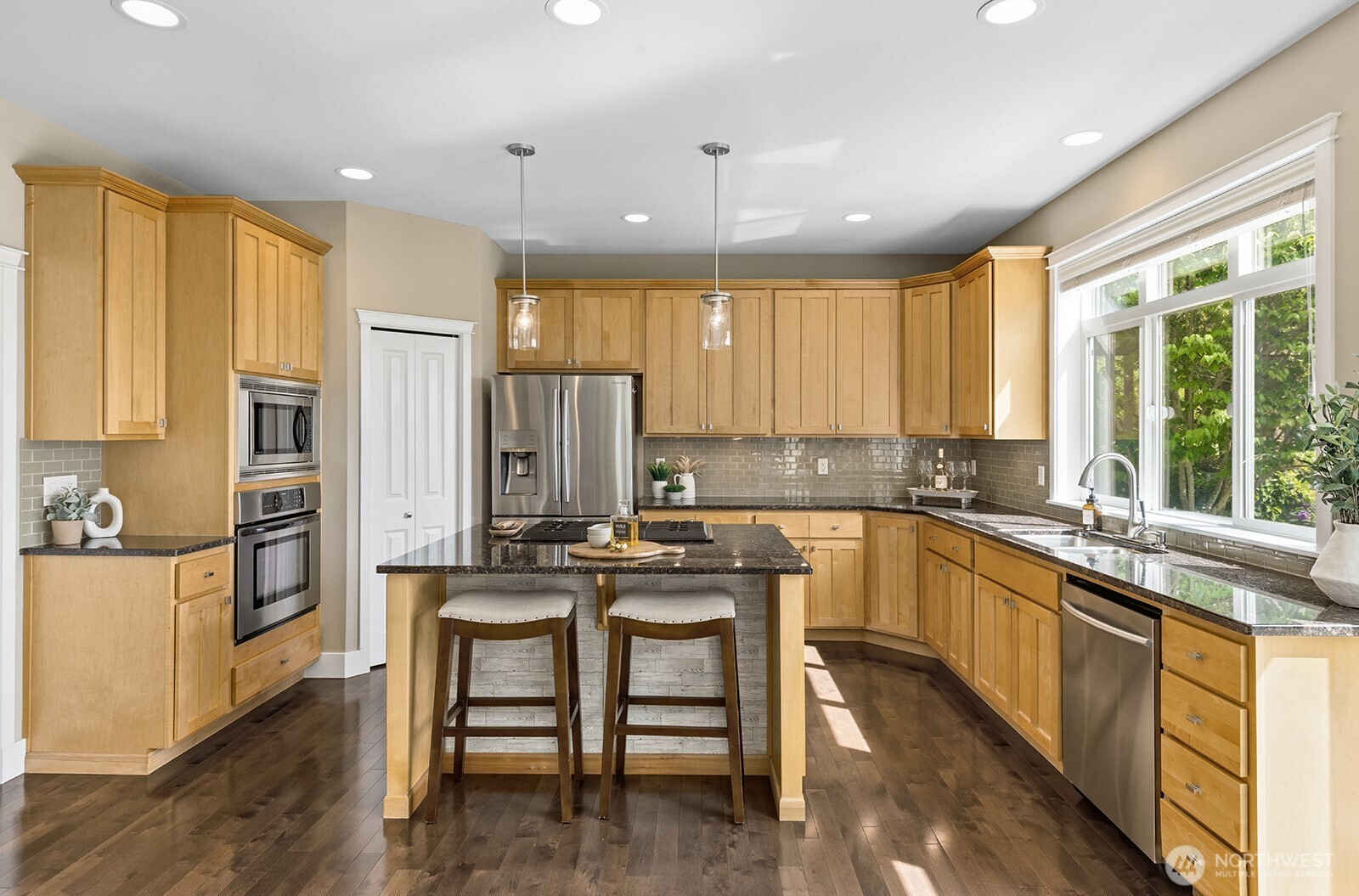 7602 Huckleberry Way SE, Snoqualmie, WA 98065