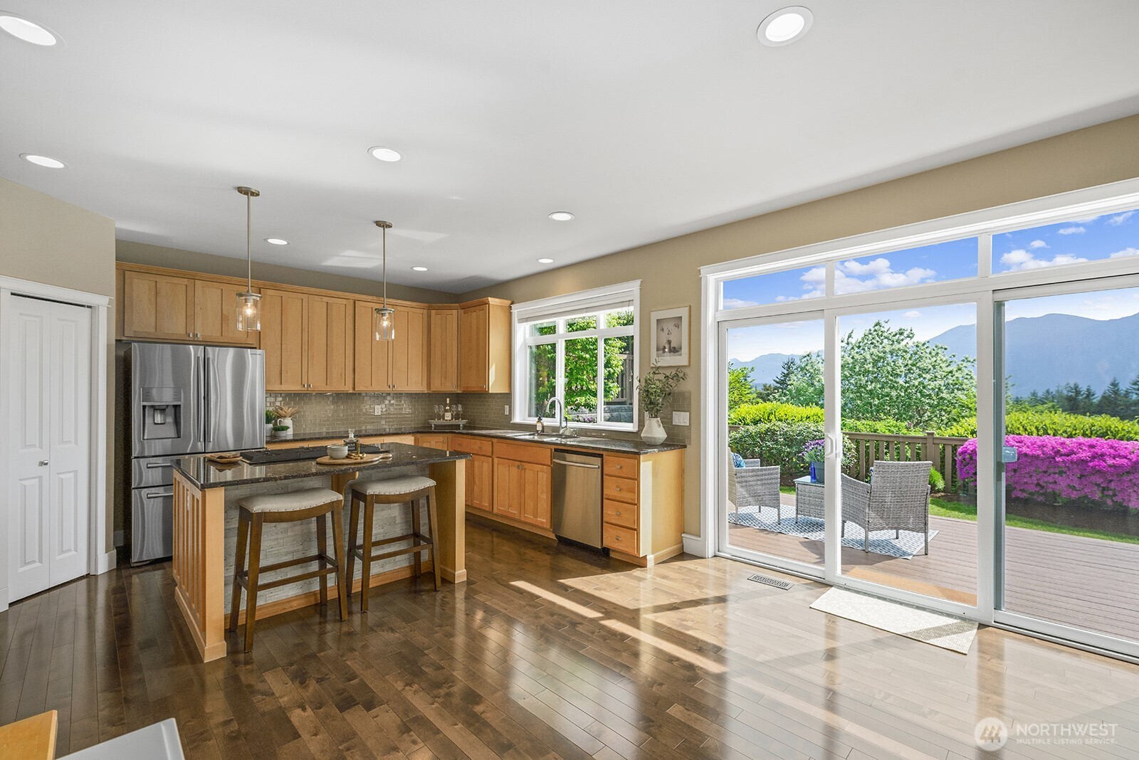 7602 Huckleberry Way SE, Snoqualmie, WA 98065