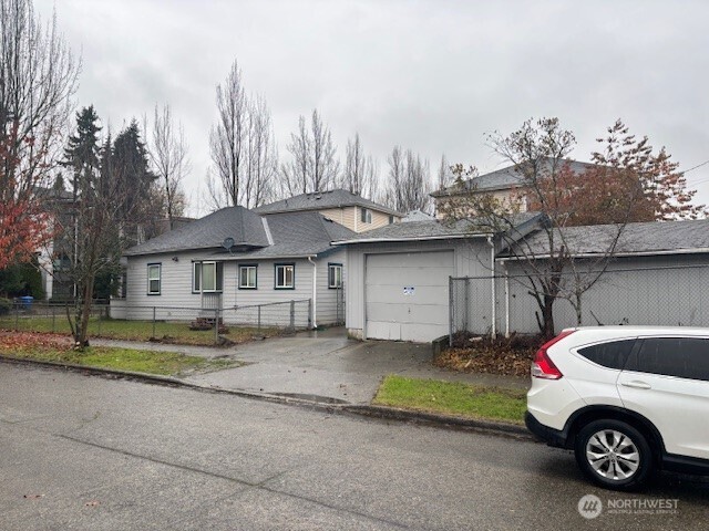 1922 15th Avenue S, Seattle, WA 98144