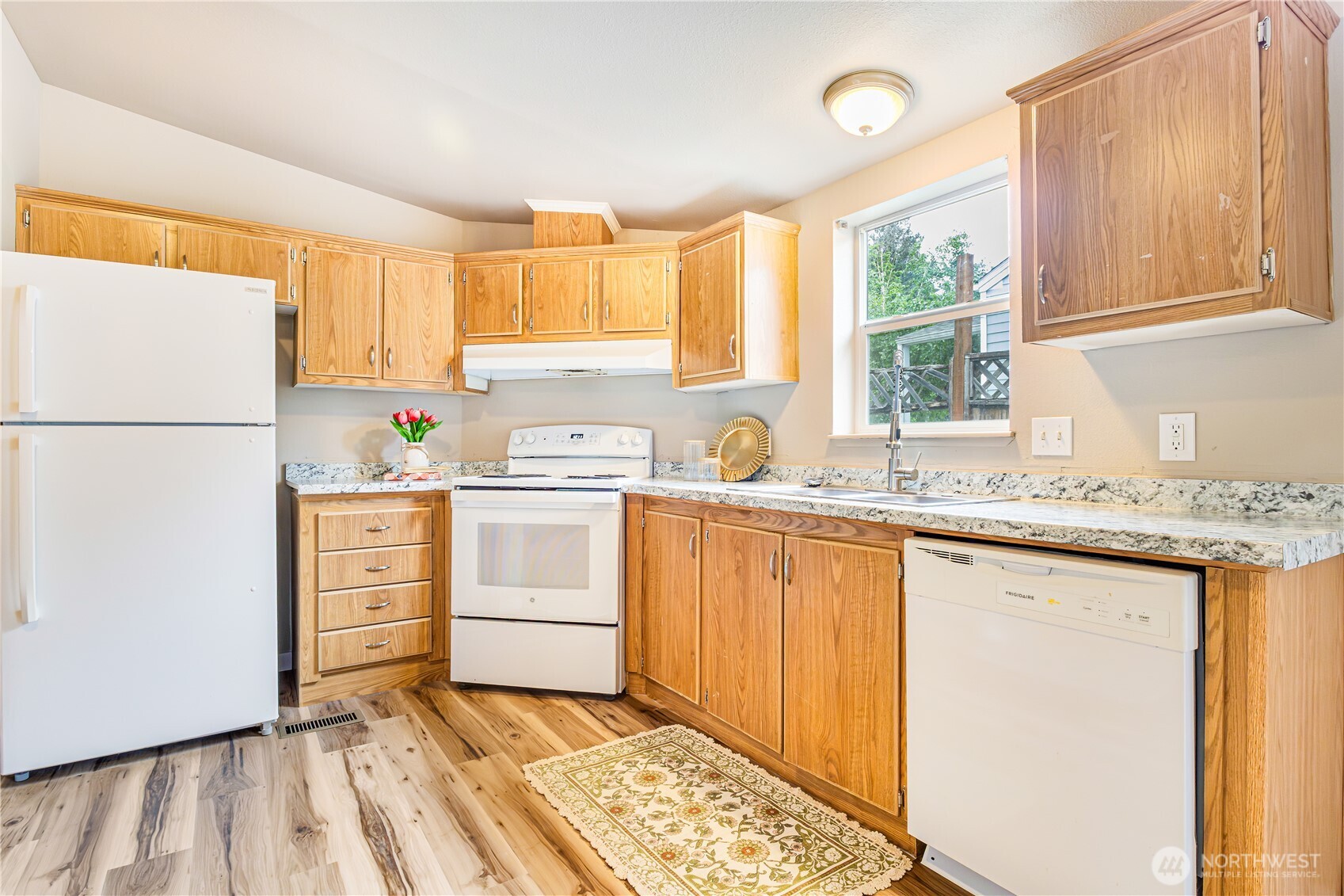 932 Price Road , Bremerton, WA 98312
